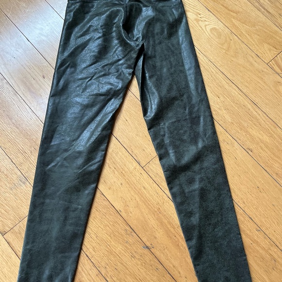 Women’s Leggings Bundle Size Small Dark Colors - Picture 3 of 6